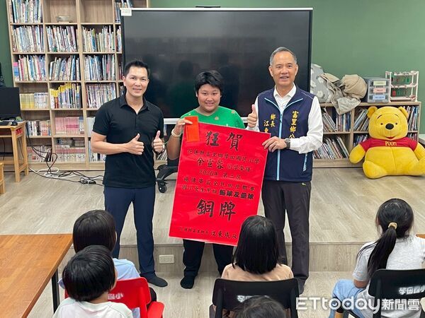 ▲▼花蓮富里鄉學田國小全校僅20名學生，但在田徑聯賽創下3學生奪獎佳績。（圖／富里鄉公所提供，下同）