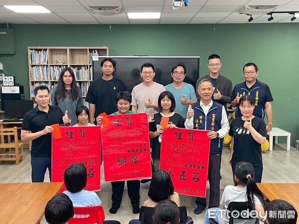 ▲▼花蓮富里鄉學田國小全校僅20名學生，但在田徑聯賽創下3學生奪獎佳績。（圖／富里鄉公所提供，下同）