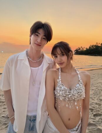 ▲▼Lisa曖昧貼身合照突曝光！男生是小3歲「泰版車銀優」　韓網暴動。（圖／翻攝Lisa、彭提瓦特唐萬查洛IG）