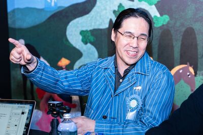 日導演四宮義俊來台深夜散步　凌晨夜遊總統府狂拍：怕被罵