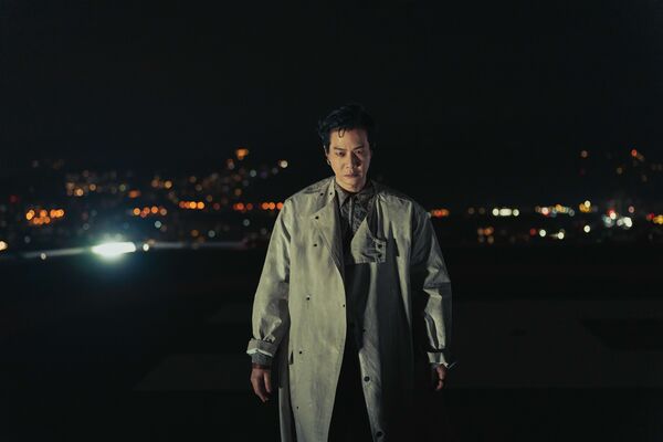 ▲《乩身》柯震東大讚場景組的功力。（圖／Netflix提供）