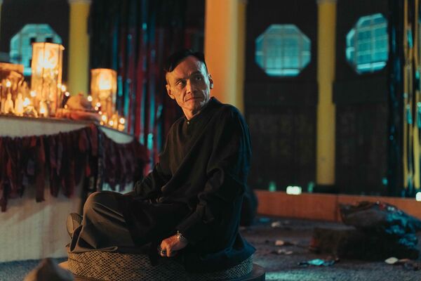 ▲《乩身》柯震東大讚場景組的功力。（圖／Netflix提供）