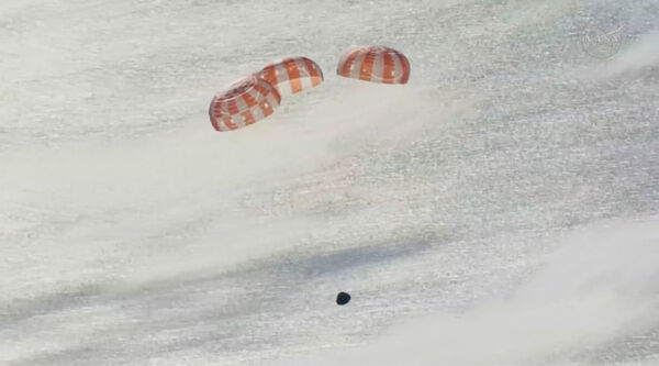 �����������Һ�����̫������NASA���ġ�������˿2�š���Artemis II������Բ����ɣ��Ի���̫�մ���Orion spacecraft����������10������º��к���11����ʽ����̫ƽ�� ��ͼ/·͸��