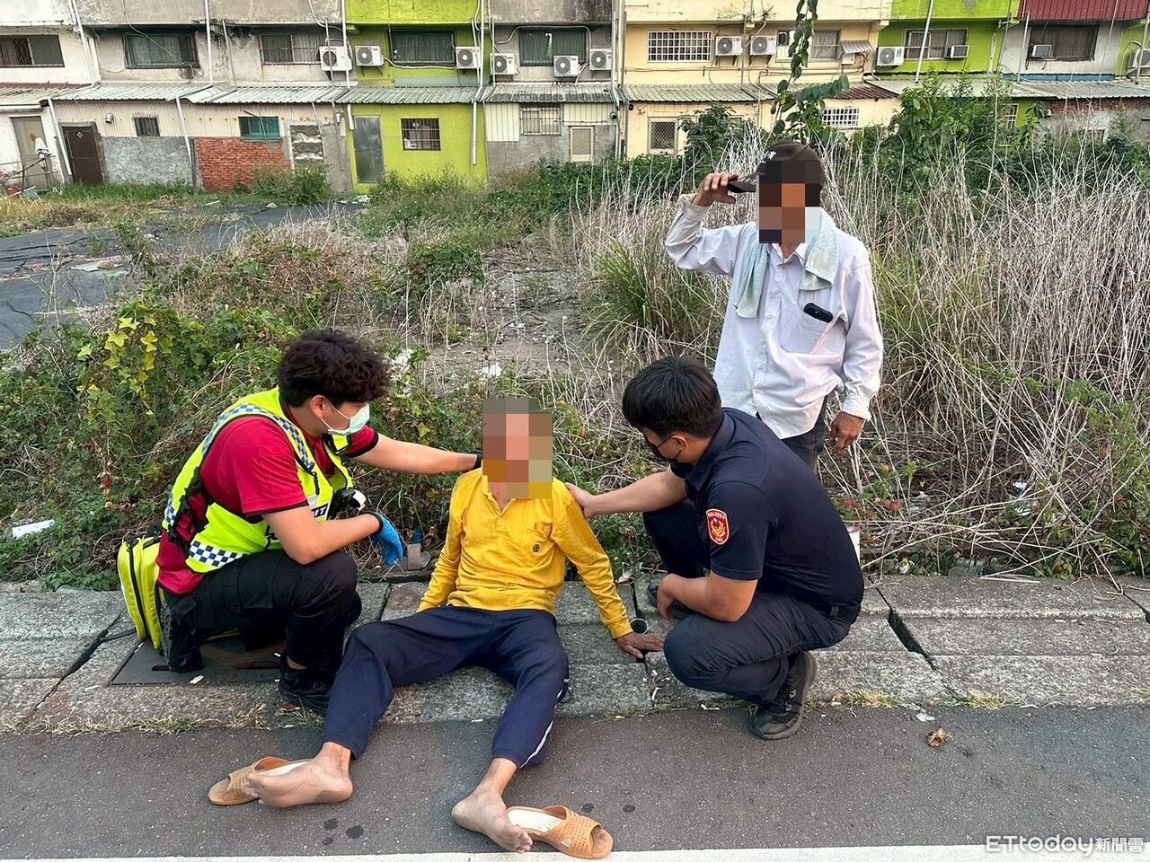 阿北騎車訪友體力不支跌地 里港警暖心協助平安返家