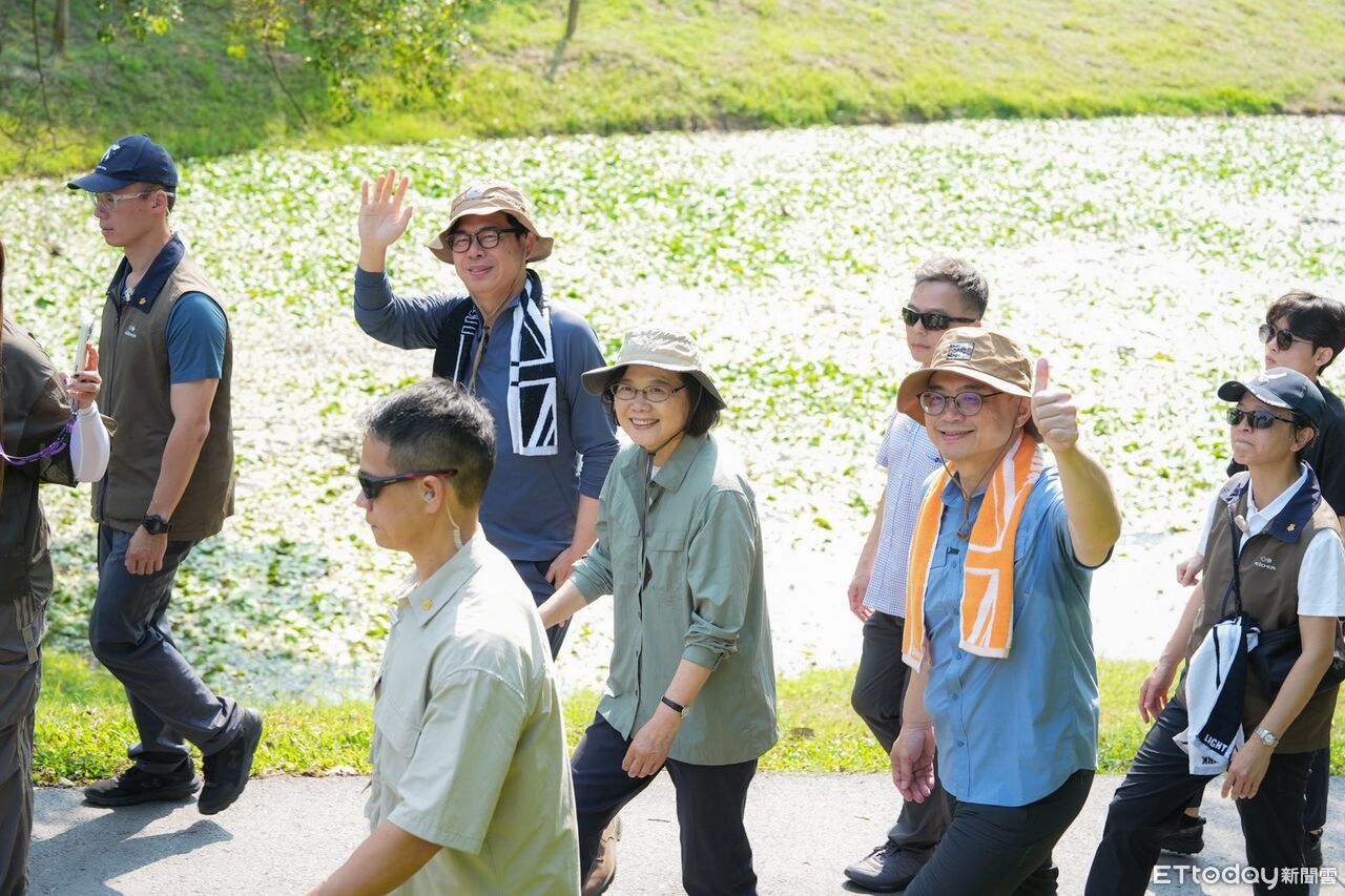 網友關心消失10天 蔡英文嗆問「週末6點起得來?」竟是到高雄野餐
