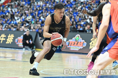 「野獸」林志傑最終謝幕戰靴曝光　Kobe、馬年特製款雙細節有巧思