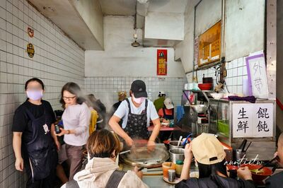基隆兩坪大迷你麵攤天天排隊！