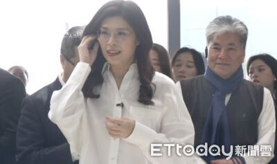 藍綠白主席出訪一比高下！蘇一峰酸：繳納稅錢看了什麼