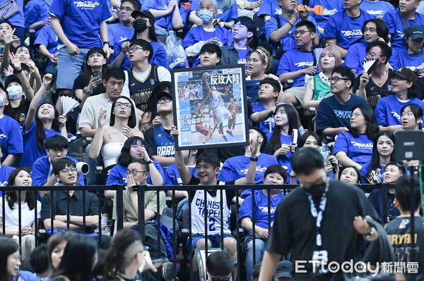 ▲▼林志傑引退賽，小巨蛋湧入滿場球迷觀戰。（圖／記者李毓康攝）