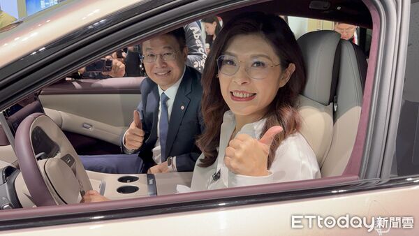 ▲▼郑丽文于北京参访小米汽车工厂。 （图/记者陈冠宇摄）