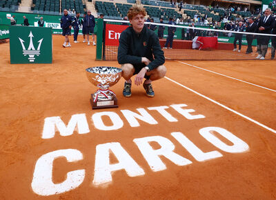 喬科維奇後「3賽封王」第一人！辛納蒙地卡羅奪冠　重登球王寶座