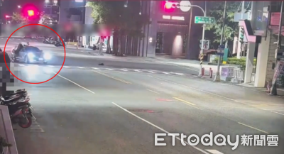 高雄車禍「19歲騎士掛車頂」！　路過醫師急救搶回一命