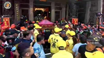 快訊／四媽會！白沙屯粉紅超跑「衝進鎮瀾宮」　董事長顏清標迎接