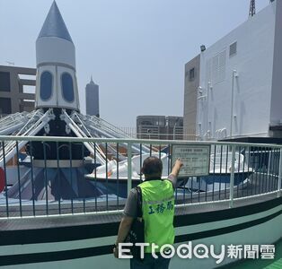 才剛重新開幕...大立空中樂園小飛機「定格半空」　男童受困驚魂