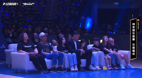▲林志傑與家人們。（圖／翻攝自PLG YT頻道）