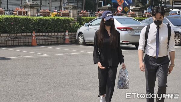 ▲▼             YouTube張家寧一家四口涉逃漏稅一案，13日新北地院再度開庭審理。（圖／記者黃哲民攝，下同）