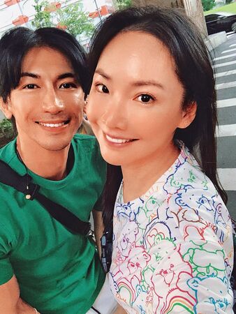 王俐人（右）和老公林琮軒（左）傳出婚變，如今分居兩岸。（翻攝自王俐人臉書）