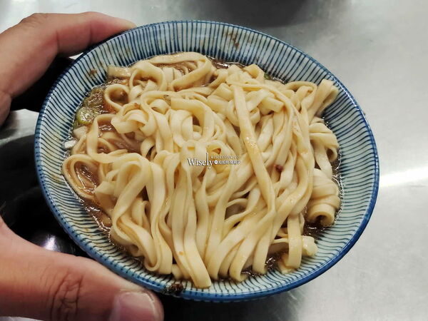 ▲▼宜蘭復興路美食「味薌炸醬麵」，大推餛飩魚丸貓耳綜合湯。（圖／部落客WISELY提供）