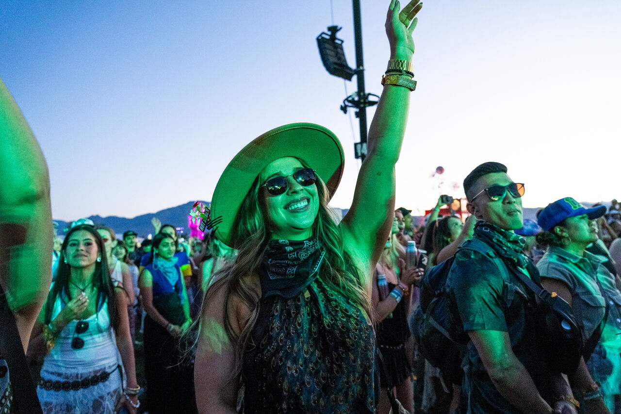 科切拉音樂劫驚魂!燈具從天而降砸觀眾 她「頭破血流」畫面曝光