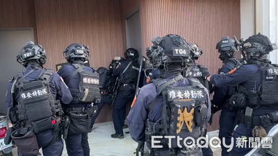 工地淪提款機！黑幫一句「沒報備」狂撈處理費　特警攻堅畫面曝