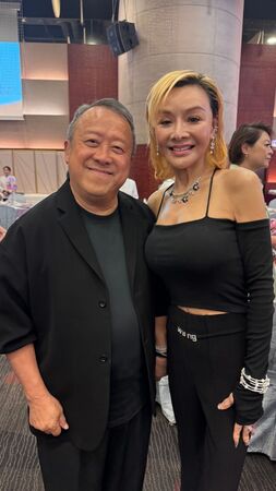 曾國城（左）和葉子楣（右）。（翻攝汪曼玲微博）