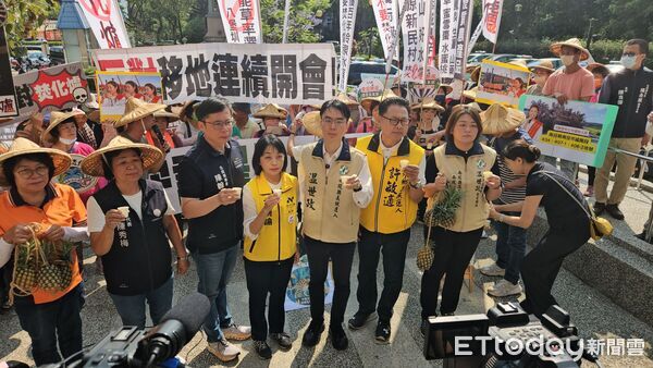 ▲名間鄉反焚化爐自救會控訴南投縣政府密集開會，逼農民奔波，形同凌遲。（圖／記者高堂堯攝）