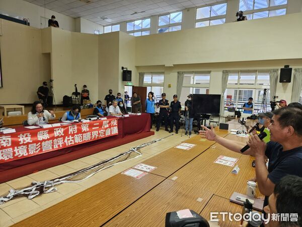 ▲名間鄉反焚化爐自救會控訴南投縣政府密集開會，逼農民奔波，形同凌遲。（圖／記者高堂堯攝）