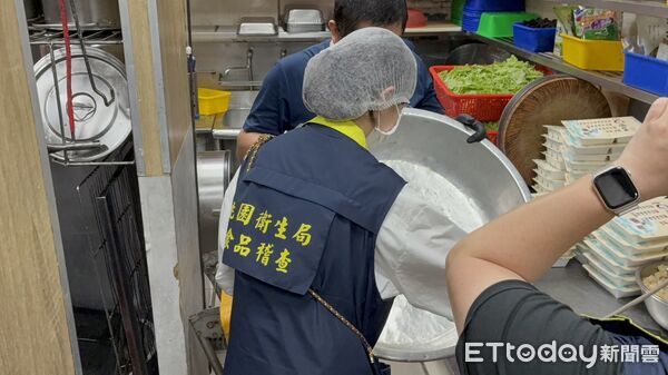 ▲▼桃園內壢一家烤肉飯便當傳出疑似食物中毒案。（圖／記者沈繼昌翻攝）