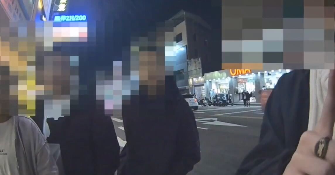 遭通緝直播主逢甲開賣 警察來了...他求「再1分鐘,拜託」