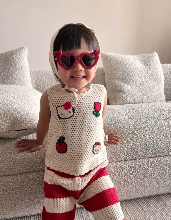 ▲明道2歲女兒正面近照曝光。（圖／翻攝自微博）