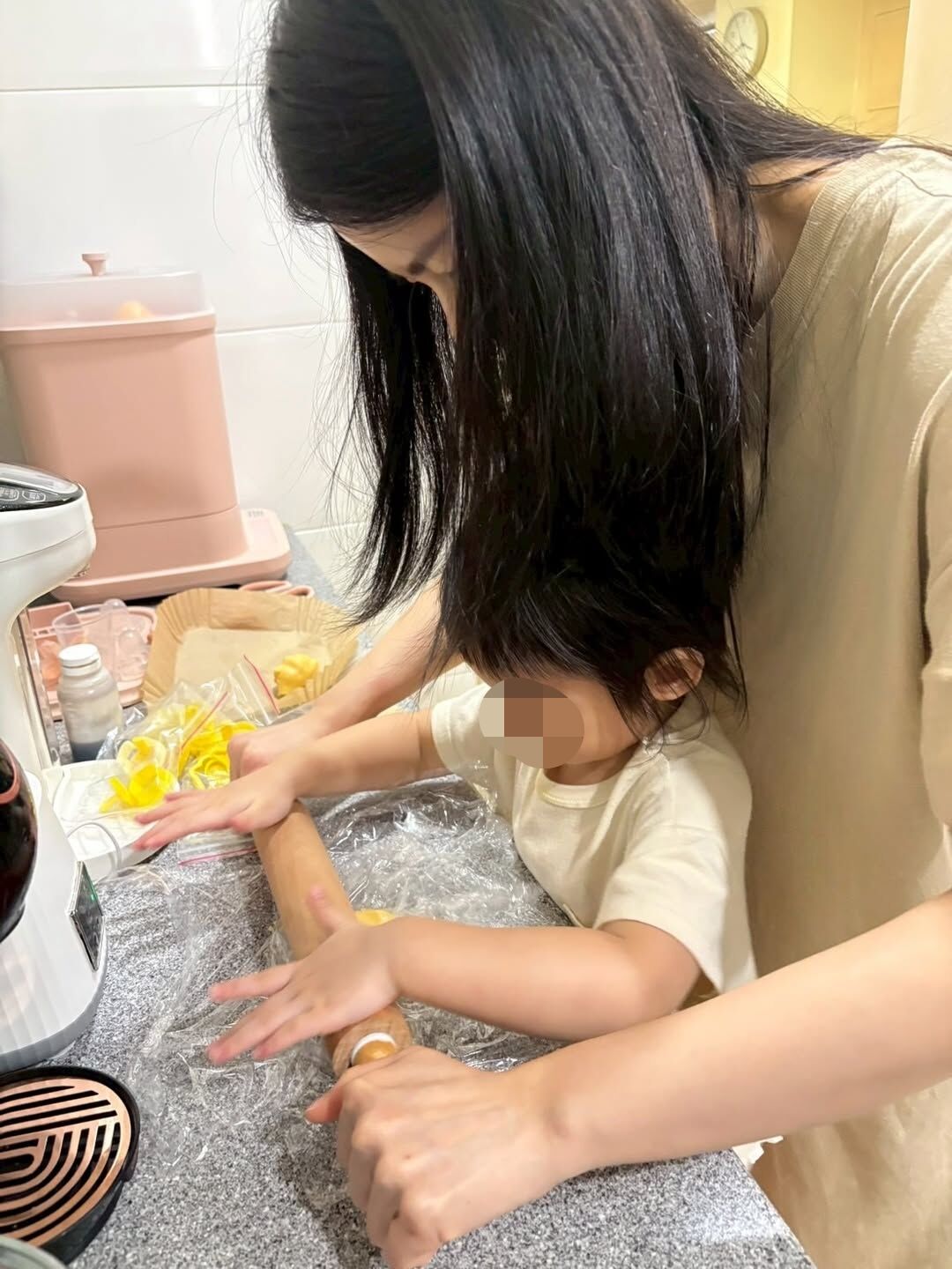▲▼蘿莉塔實測AI育兒「大家把自己當大師」親揭4作法。（圖／翻攝自Instagram／lolitalee513）