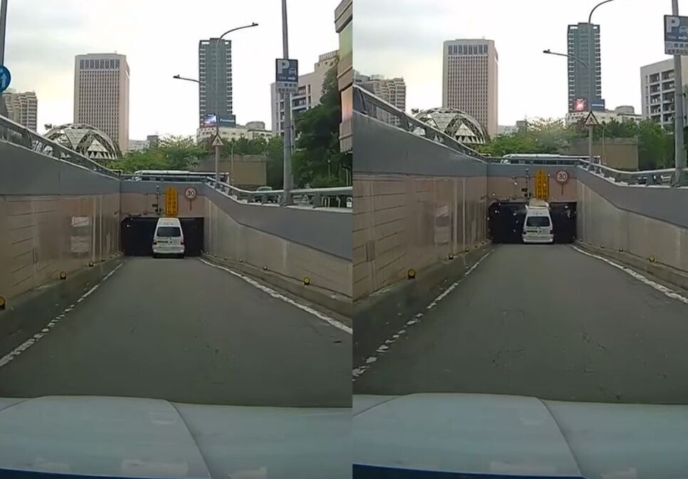 ▲復康巴士車頂遭削平。（圖／翻攝自Threads）