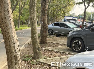 快訊／台中潭雅神自行車道停車場飄惡臭　女子陳屍車內