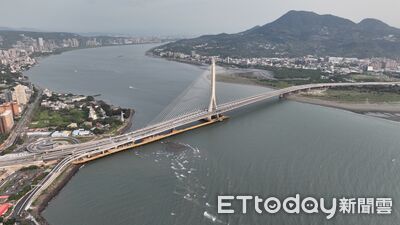 淡江大橋未通車遭擅闖拍片　公路局警告：違規將驅離報警