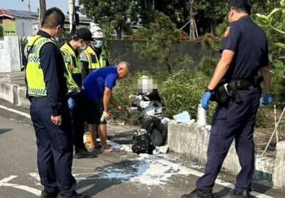 女慘遭2男潑白漆「瞬間變雪人」驚悚畫面曝 囂張行兇動機曝