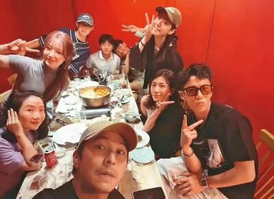 舒華柯震東爆祕戀「2年前聚會同框」洩端倪！　他3符號隔空示愛炎上