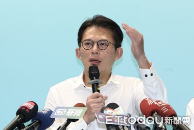 李貞秀開戰怒轟偽君子　黃國昌：我不會花太多時間在這事情上