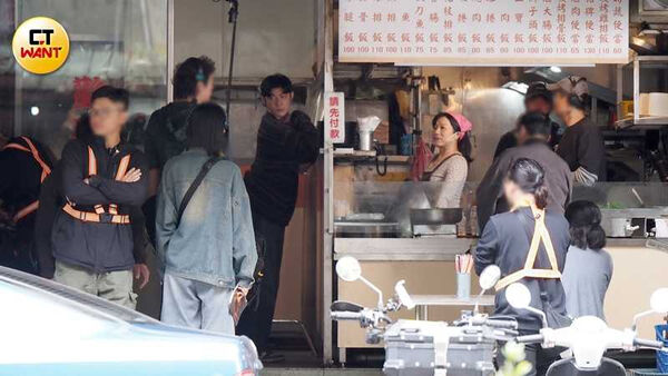 便當女郎1／7.5億女主角陳意涵變「打菜正妹」　導演夫人幫王柏傑裝餐盒