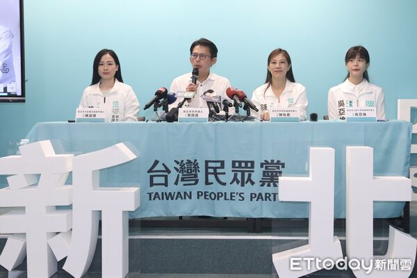 ▲▼ 民眾黨新北市長參選人黃國昌舉辦新北反毒反霸凌 守護學童安心成長記者會。左起新北汐金萬區議員候選人陳語倢、黃國昌、新北中和議員參選人陳怡君、新北土樹三鶯議員參選人吳亞倫 。（圖／記者劉耿豪攝）