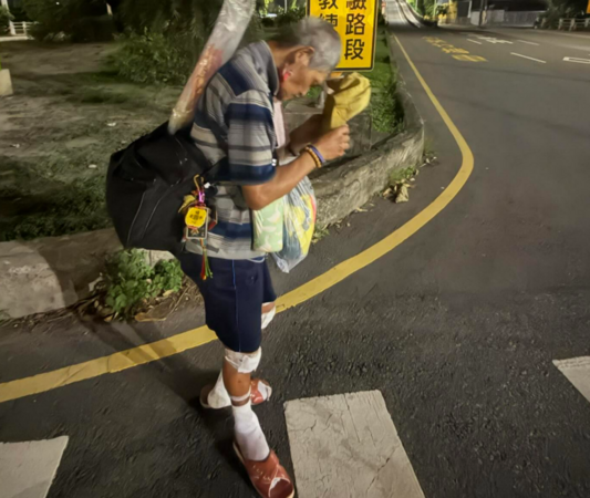 ▲有民眾見到勇腳伯在龍井立即協助他。（圖／翻攝自threads／gentle_1203）