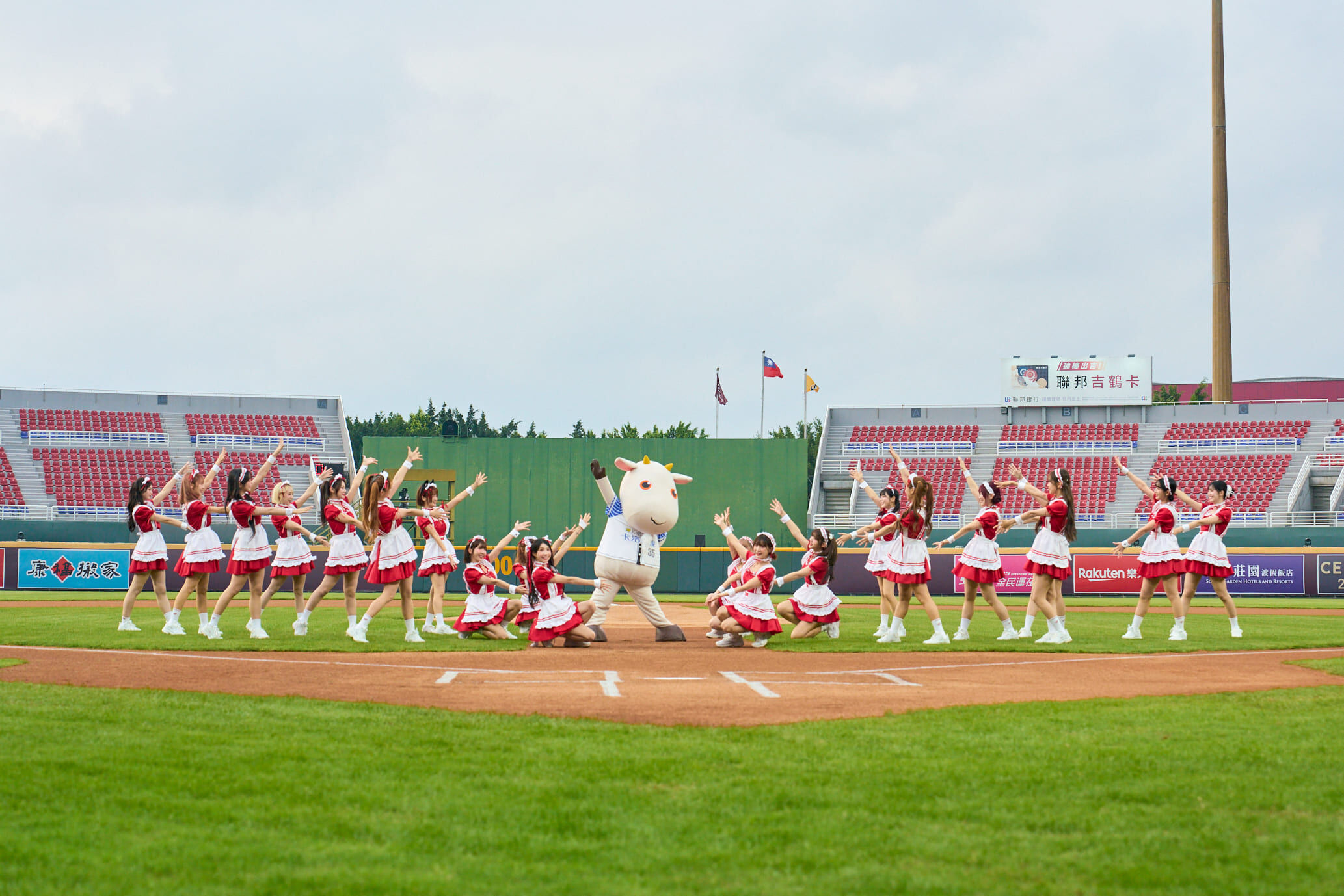 ▲▼樂天,棒球,卡洛塔妮,友華生技,體育,媽媽ㄚ。（圖／卡洛塔妮提供）