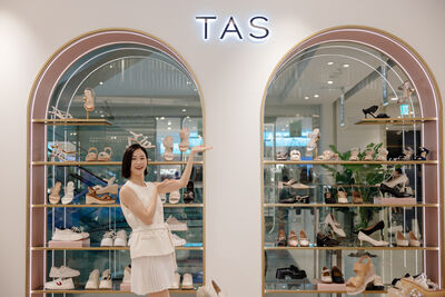 鍾瑶新戲變「最美工地主任」登排行榜！　現實生活新身份曝光