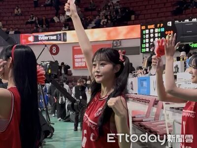 韓國啦啦隊疑遭霸凌　賽前躲廁所痛哭