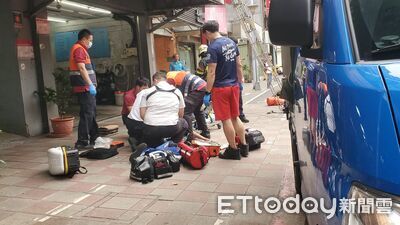 快訊／住戶開窗「驚見1人躺2F平台」嚇壞！　無呼吸心跳送醫搶救中