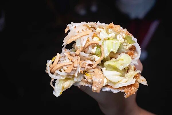 ▲▼霧峰紋綻潤餅。（圖／美熊很愛吃授權提供）