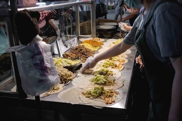 ▲▼霧峰紋綻潤餅。（圖／美熊很愛吃授權提供）