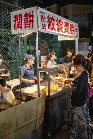 ▲▼霧峰紋綻潤餅。（圖／美熊很愛吃授權提供）
