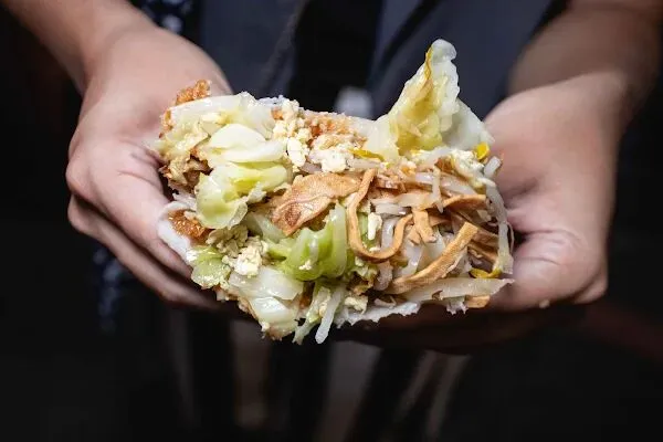 ▲▼霧峰紋綻潤餅。（圖／美熊很愛吃授權提供）