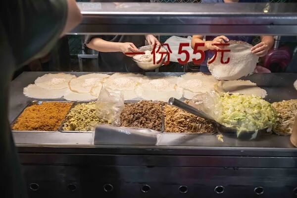 ▲▼霧峰紋綻潤餅。（圖／美熊很愛吃授權提供）