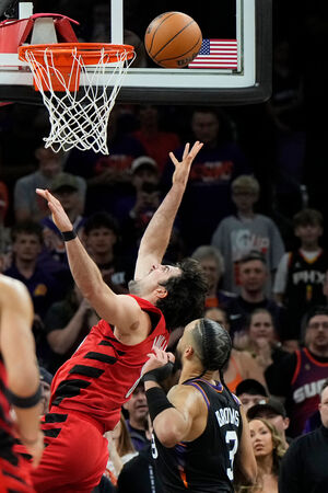 ▲波特蘭拓荒者阿維迪亞（Deni Avdija）最後16.2秒完成超前三分打。（圖／達志影像／美聯社）